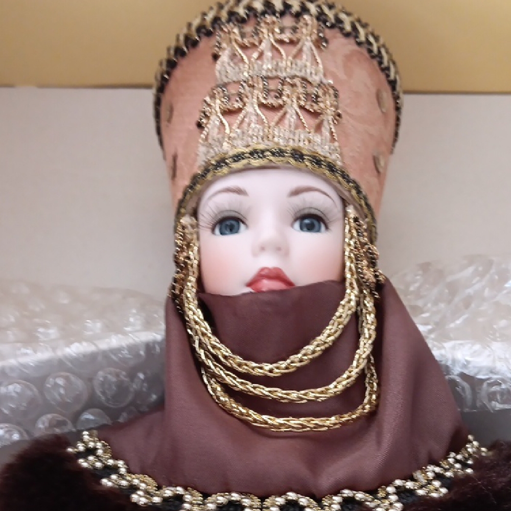 Anastasia: Porcelain Doll. Mint Condition. New In Box w/COA. Limited Edition.